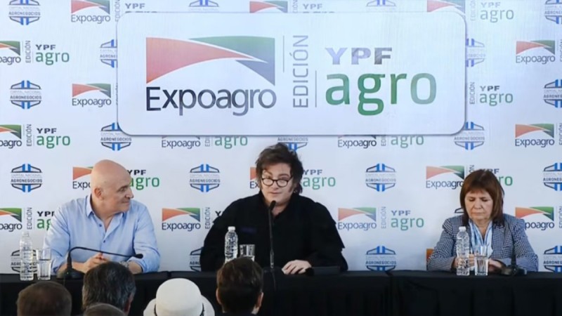 “Los buenos son los de azul y los hijos de puta que rompen autos son los malos”: el fuerte respaldo de Javier Milei a Patricia Bullrich